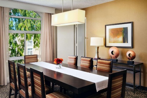Hilton Oakland Airport image 12