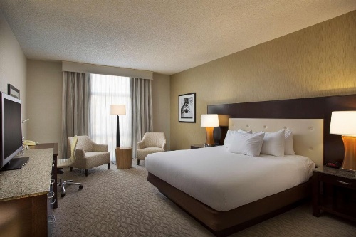 Hilton Oakland Airport image 6